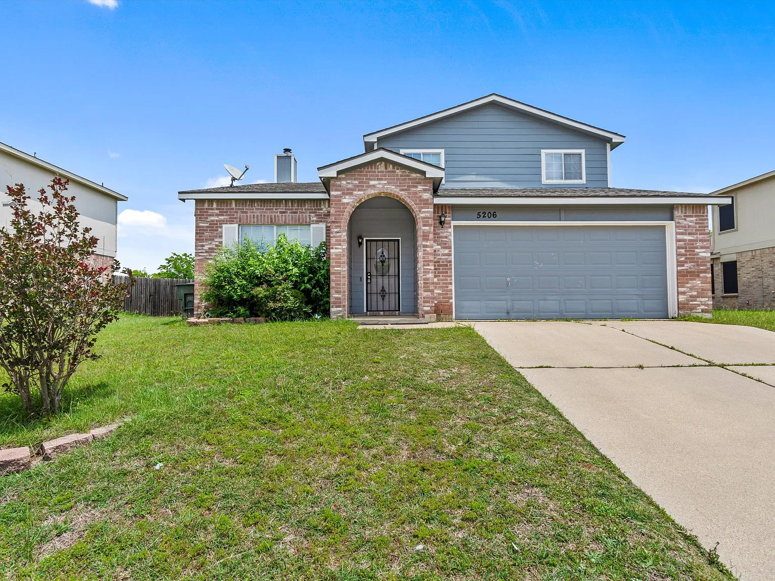 5 bed, 2.5 bath, 2144 sqft, $2,000 — Photo 4