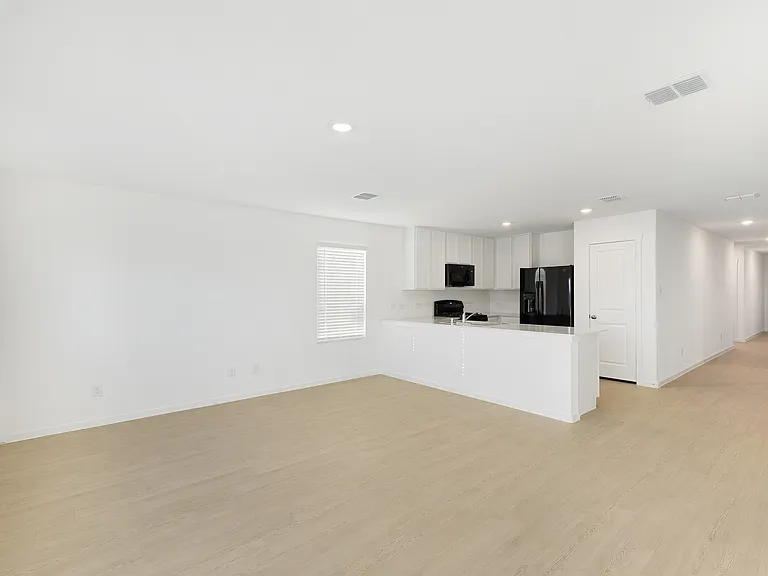 1621 Baugh St — Photo 4