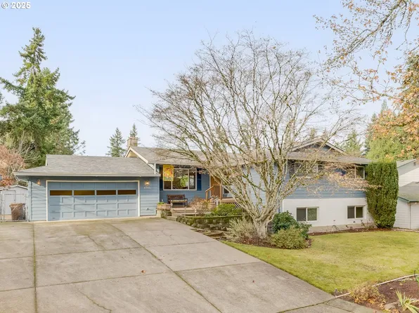 6745 Londonderry Ln, Gladstone, OR 97027