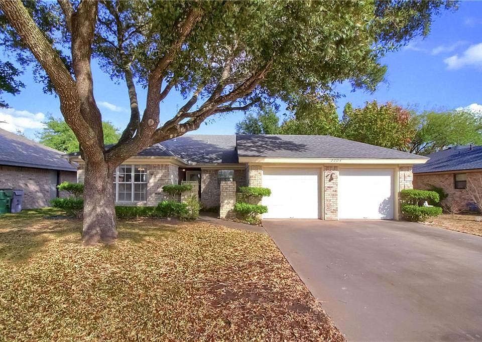 1st image of 2604 Cherrylawn Dr