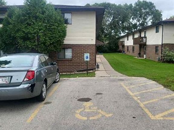 2nd image of 301 Leeland St #2