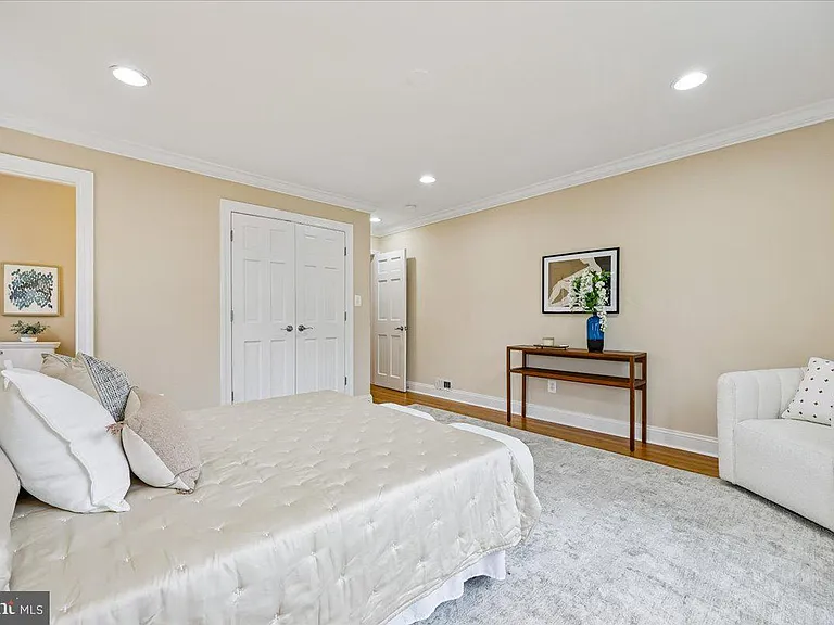 4902 Derussey Pkwy — Photo 48