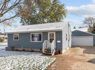 1608 Nassau St, New London, WI 54961