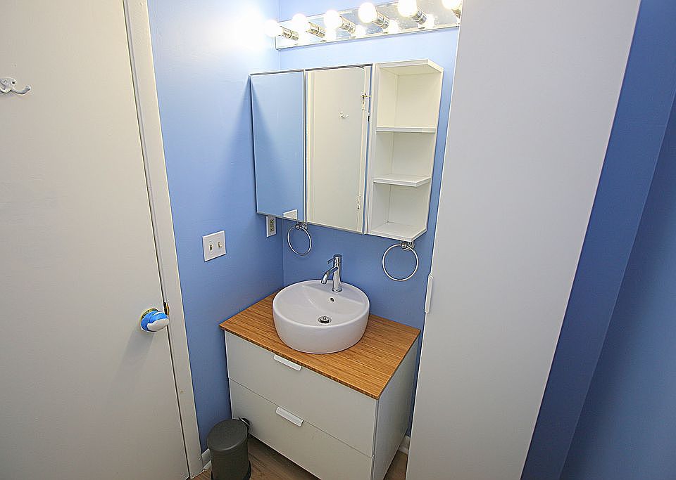 1st image of 827 Claytor Sq