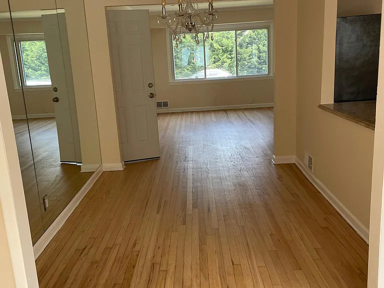101 Hillside Ln S — Photo 10
