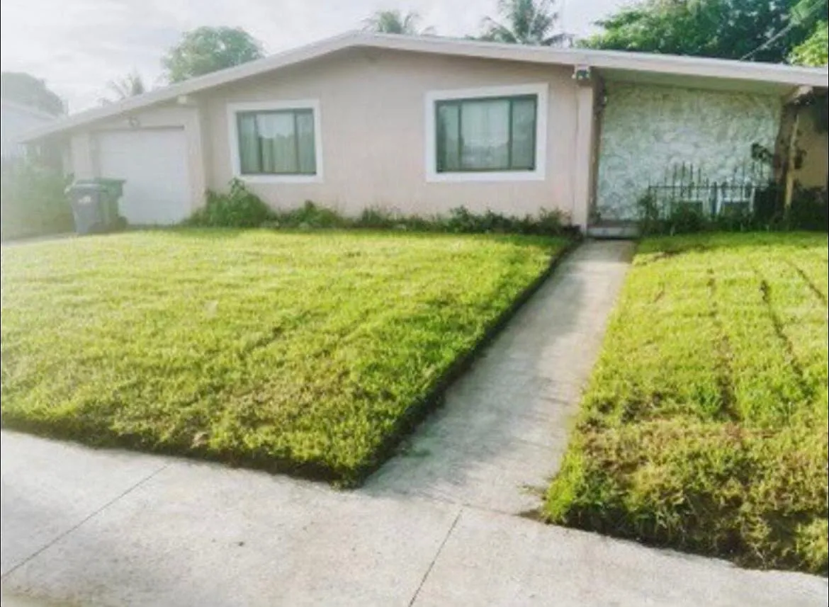 NW 202nd St, Miami Gardens — Photo 1