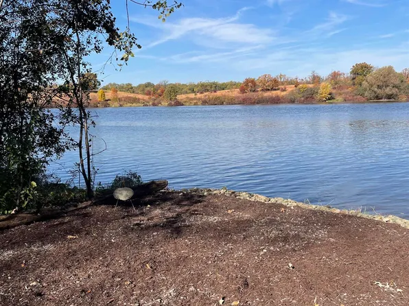 3528 E River Bay Dr, Beloit, WI 53511