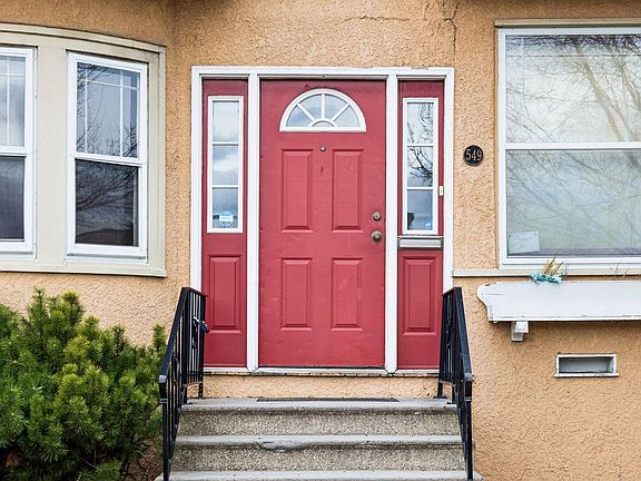 3rd image of 549 Asbury St