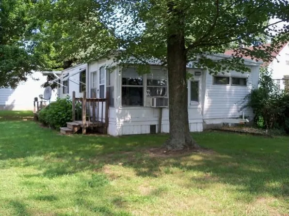 23181 River Run Rd, Mendon, MI 49072