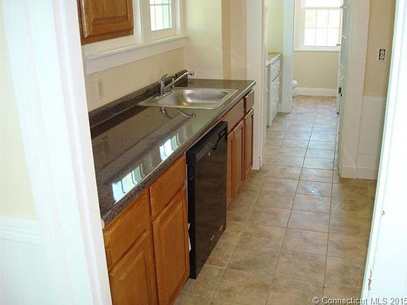 4th image of 430 Silver Ln