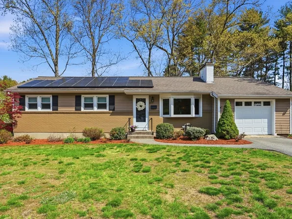 2 Charlemont Ct, North Chelmsford, MA 01863