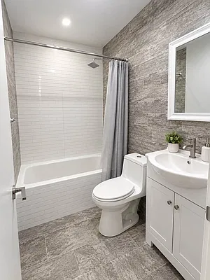 Bathroom, photo 1