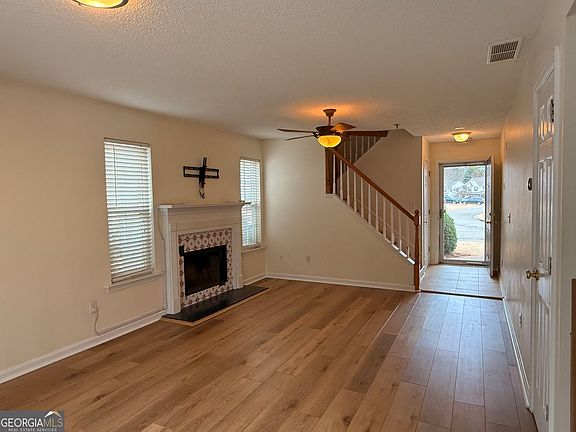 3rd image of 342 Cottonwood Creek Cir
