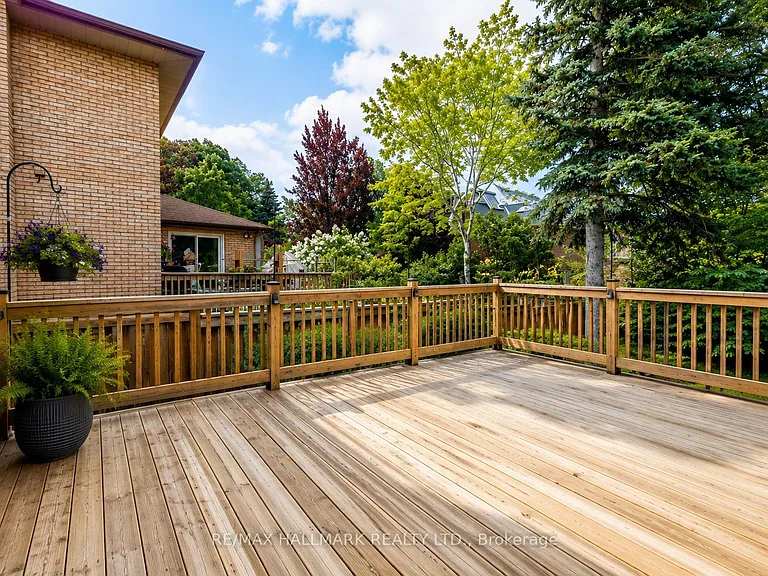 51 Risebrough Ave — Photo 30