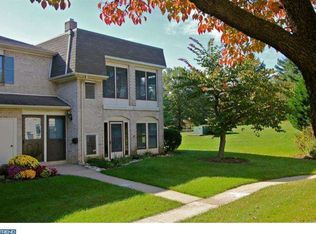 215 Valleybrook Dr, Lancaster, PA 17601