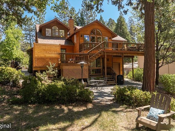 2nd image of 1554 Vine Maple Dr