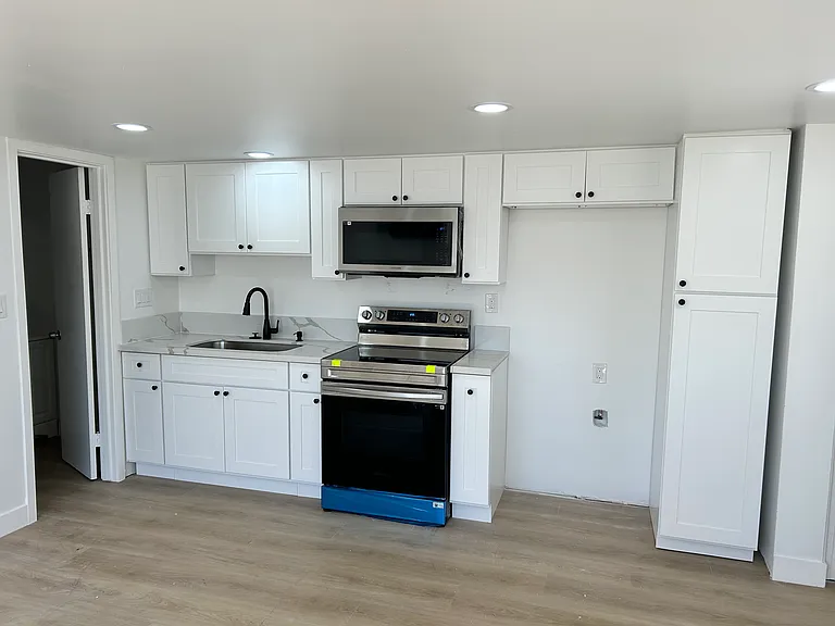 1128 Webster St #2 — Photo 5