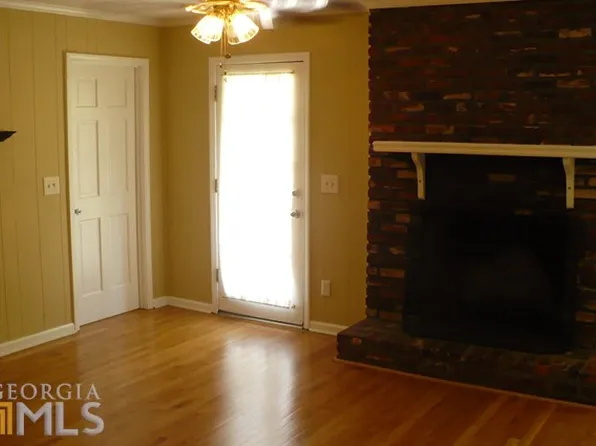 719 Glen Cir, Lawrenceville, GA 30044