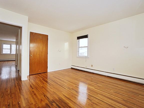 2nd image of 212 Maryland Ave #2