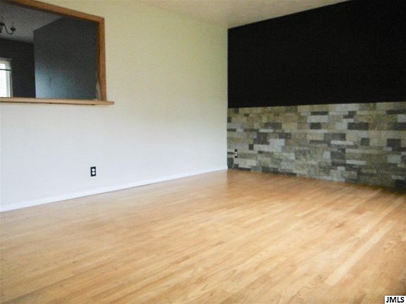 5th image of 114 Bernadette Dr
