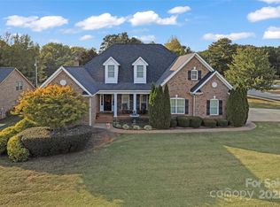 3261 Fairmead Dr, Concord, NC 28025