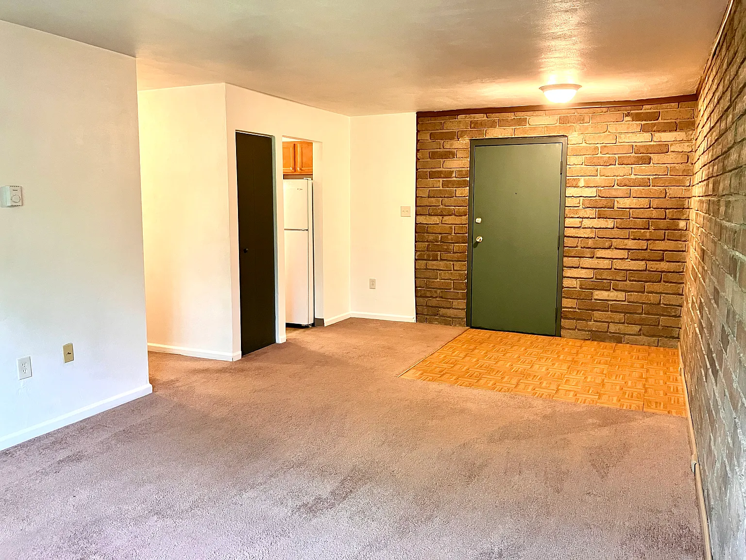 2 bed, $900 — Photo 2