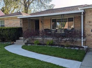121 Alpine Pl, Cheektowaga, NY 14225