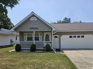 2115B Sequoia Dr, Jacksonville, IL 62650