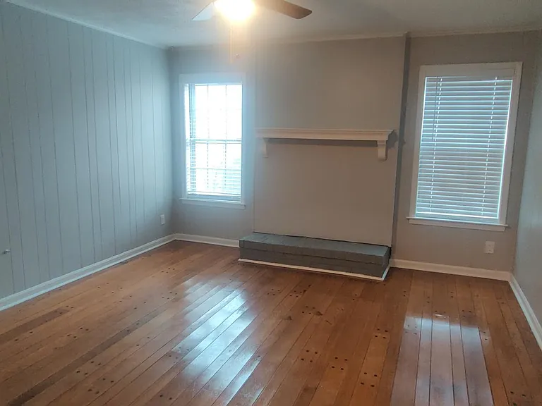 3315 Foxbriar Dr — Photo 5