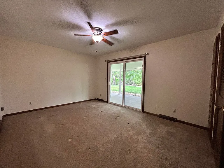 6820 Harvest Rd — Photo 37