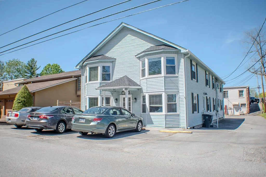 304 W Colville St — Photo 1