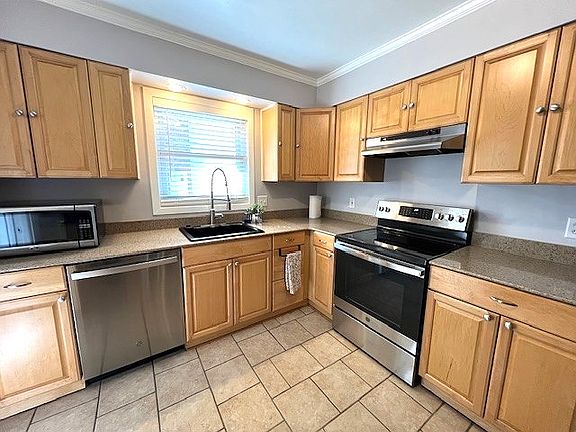 4th image of 963 Woodrow Ave #B