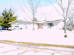 N1678 Bramble Bush Ln, Fort Atkinson, WI 53538