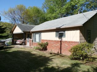 51 Forest Hill Dr, Spruce Pine, NC 28777