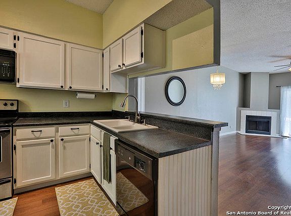 5th image of 12268 Apricot Dr