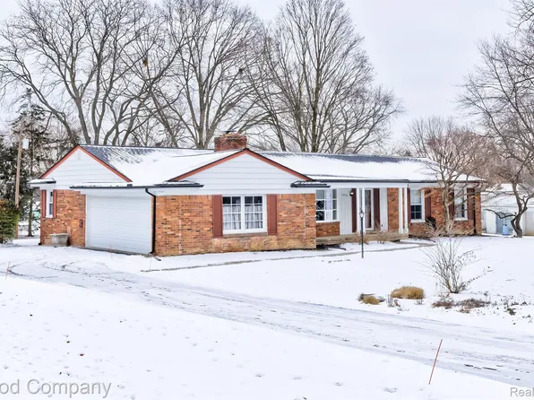 6332 Canmoor Dr, Troy, MI 48098