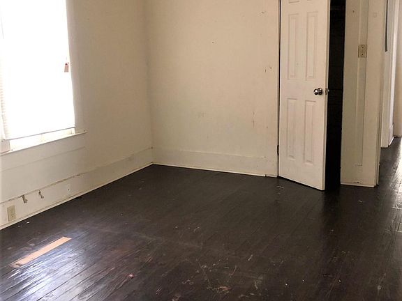 5th image of 709 S Walnut St