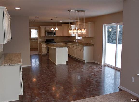 5th image of 10277 Wildrose Ct