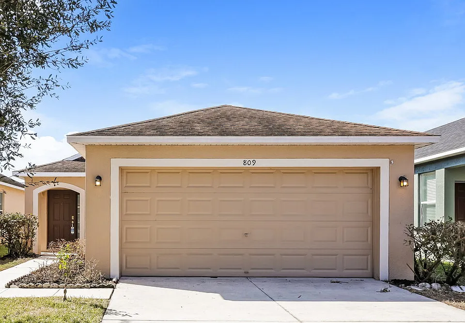 809 College Chase Dr