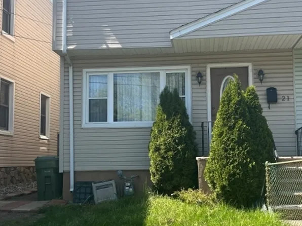 21 E 17th St, Linden, NJ 07036