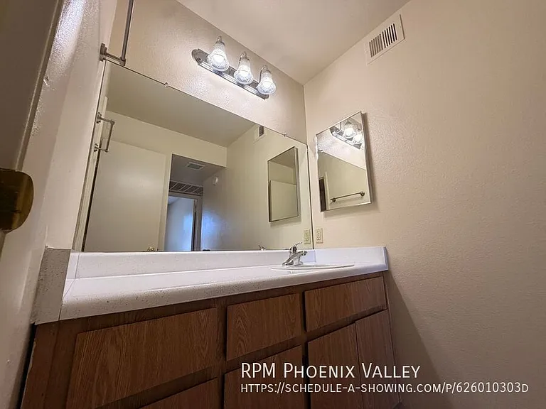 825 S River Dr — Photo 15