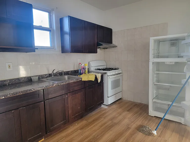140 Beach 60th St #1-R — Photo 2