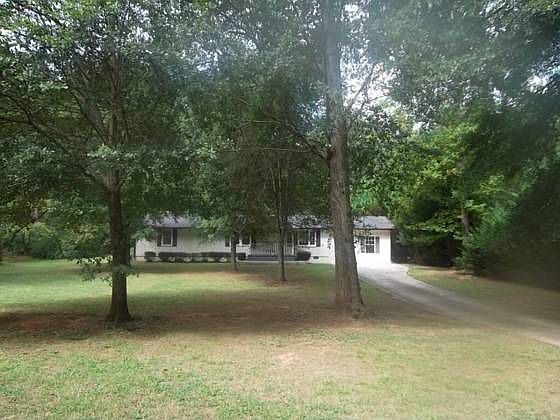 1st image of 3825 Maggie Dr SE