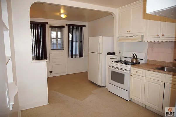 Rented by Elbe Real Estate Inc | media 10