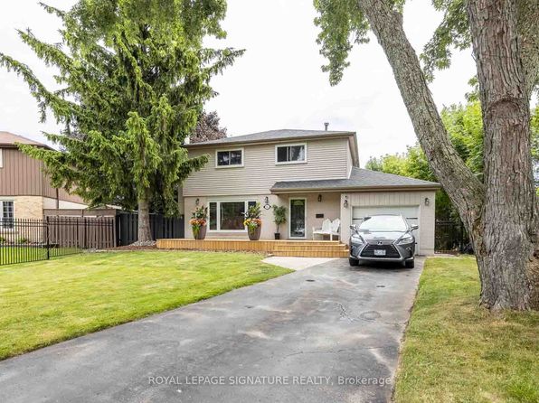 105 Catalina Dr #E08, Toronto, ON M1M 1K7