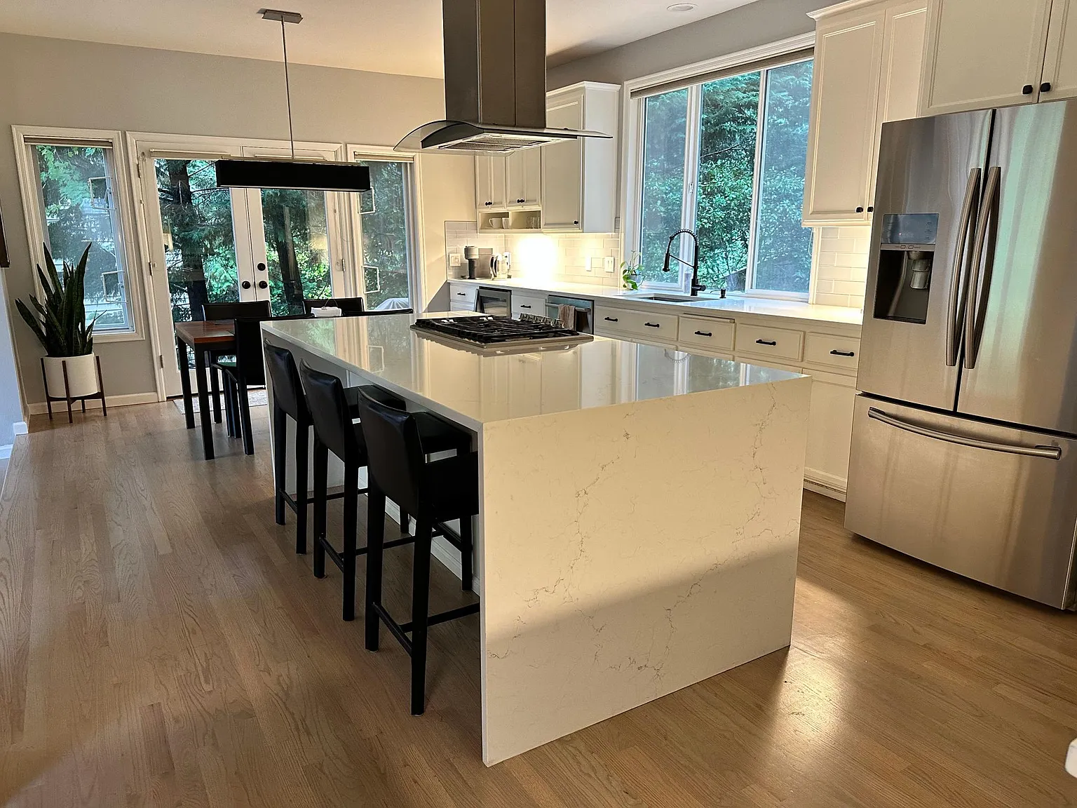 4 bed, 3750 sqft, $5,750 — Photo 3