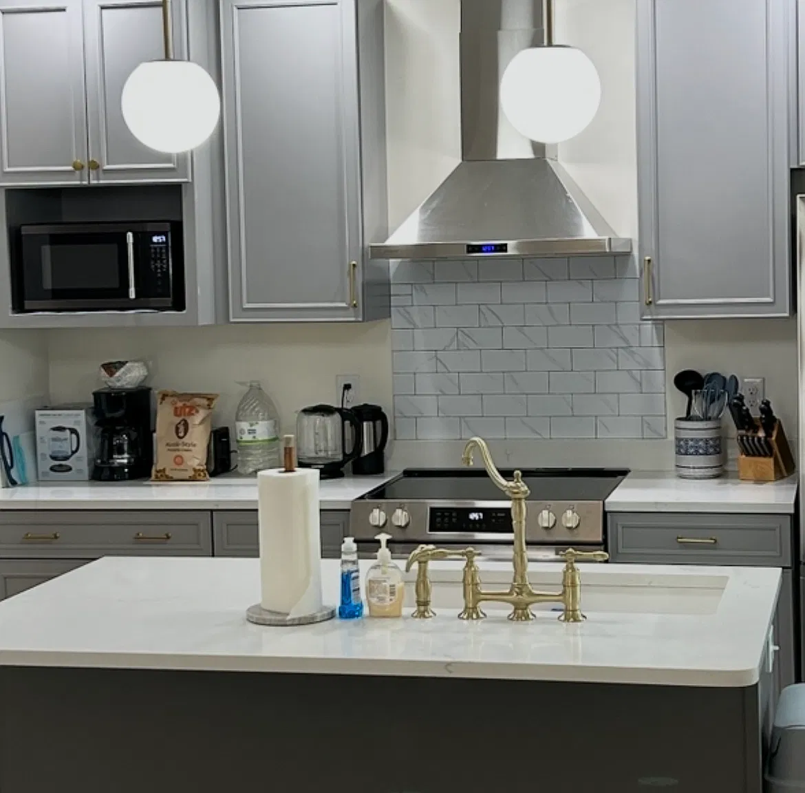 637 Randolph Ave — Photo 2