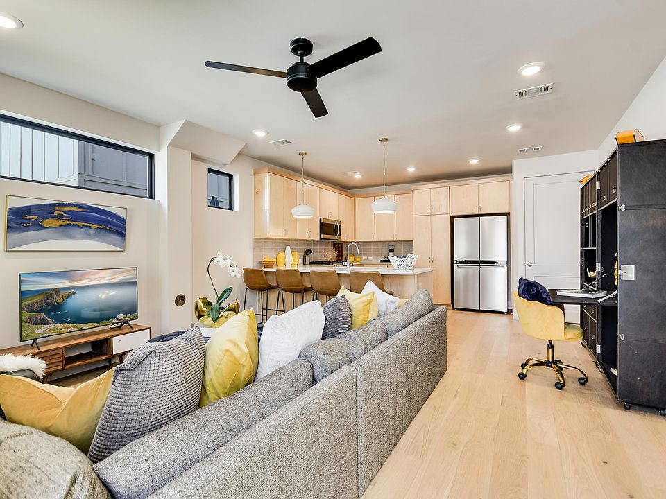 Open concept Living & Kitchen area