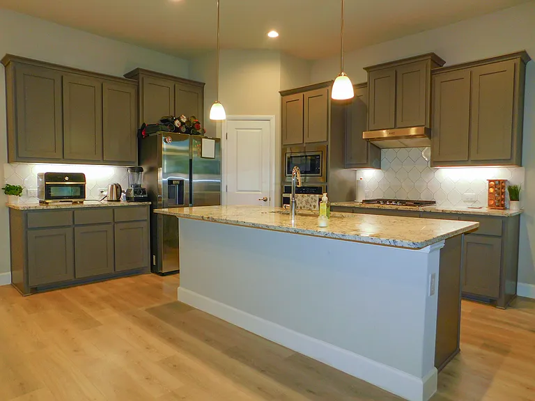 1021 Pitch Pine St — Photo 8