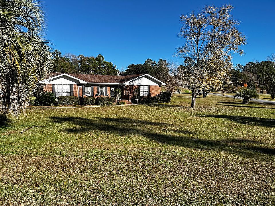 1st image of 3156 Club Dr